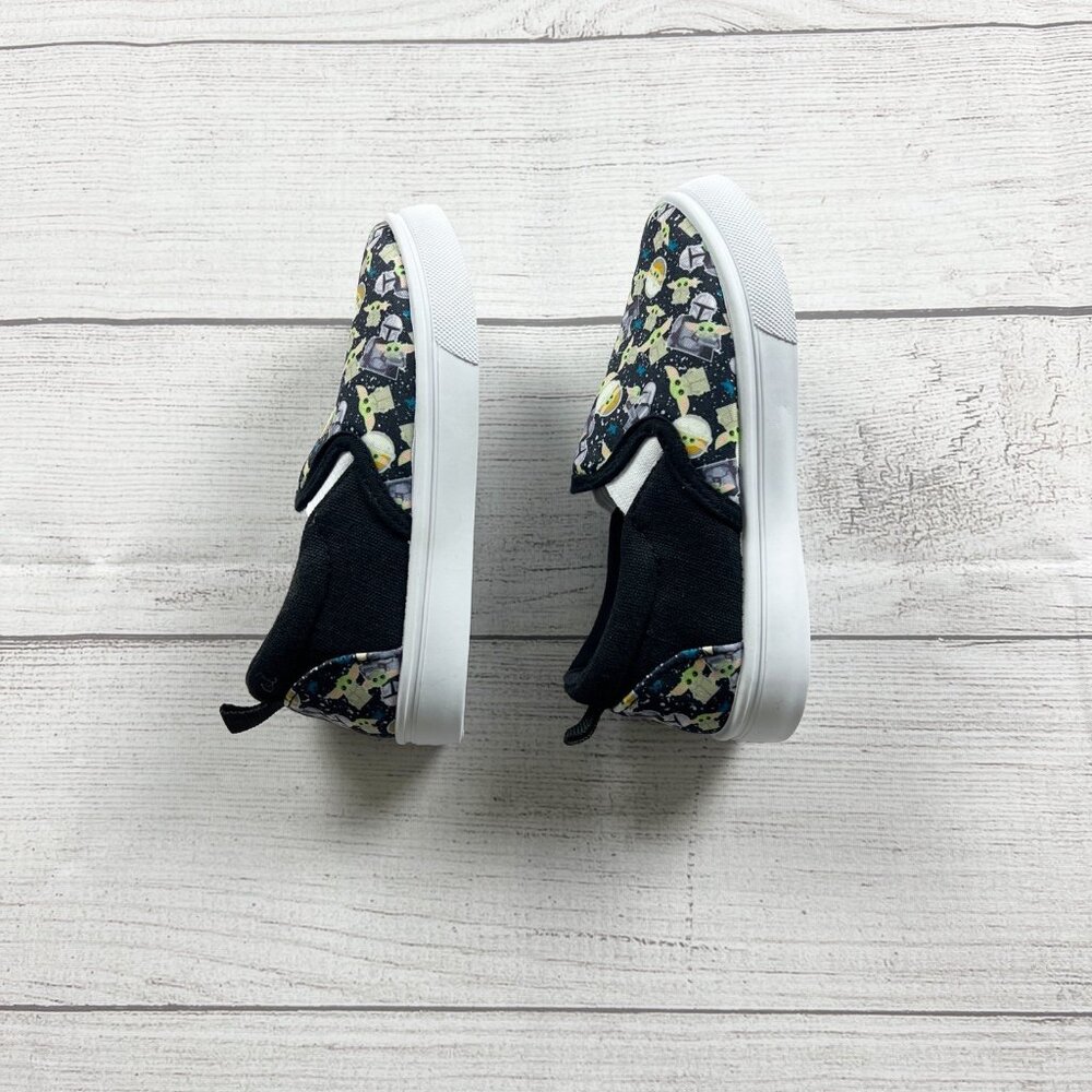 Star Wars Mandalorian Grogu Slip On Sneakers - Picture 4 of 7